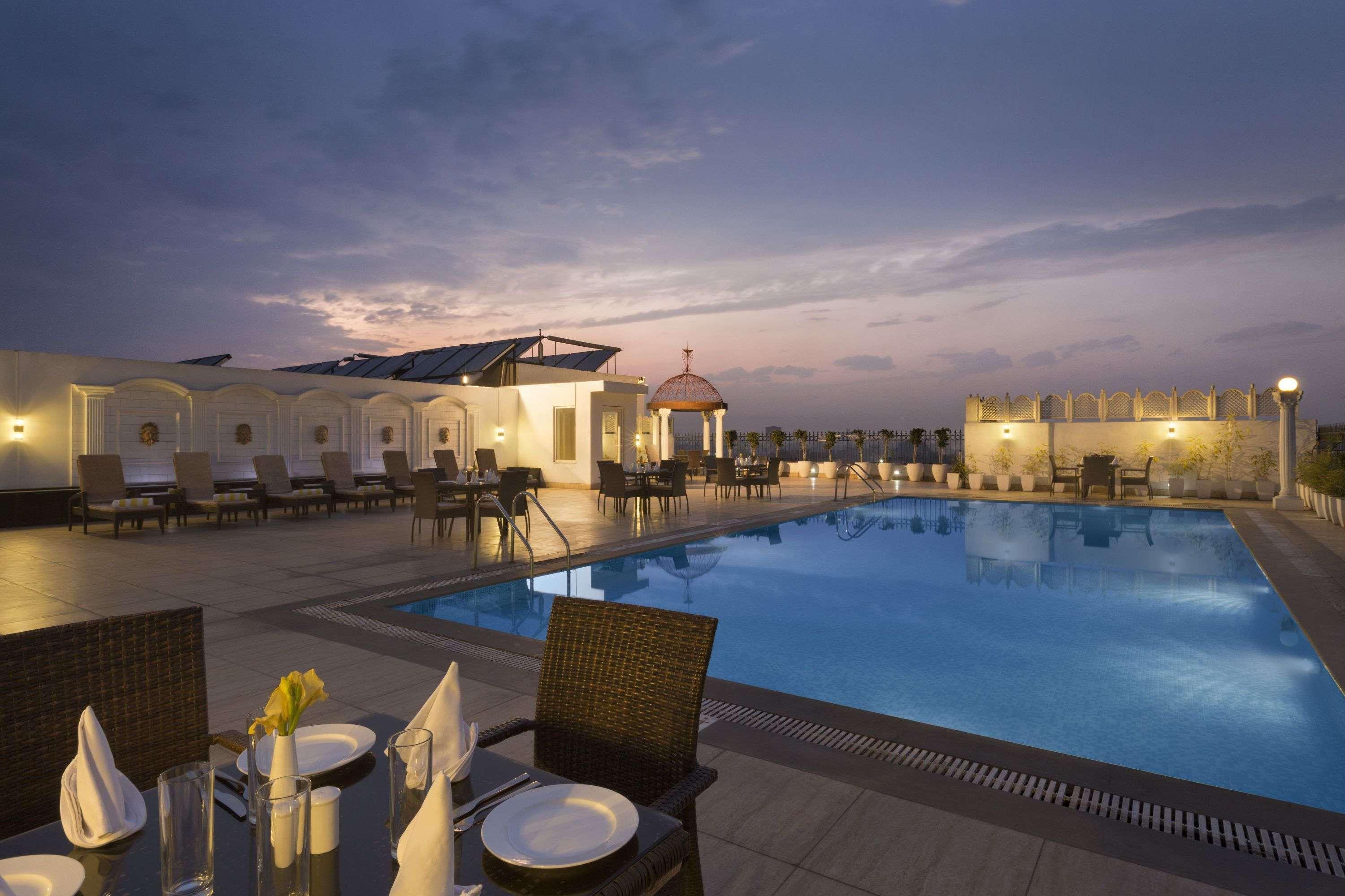 Ramada By Wyndham Amritsar Hotel Exterior foto