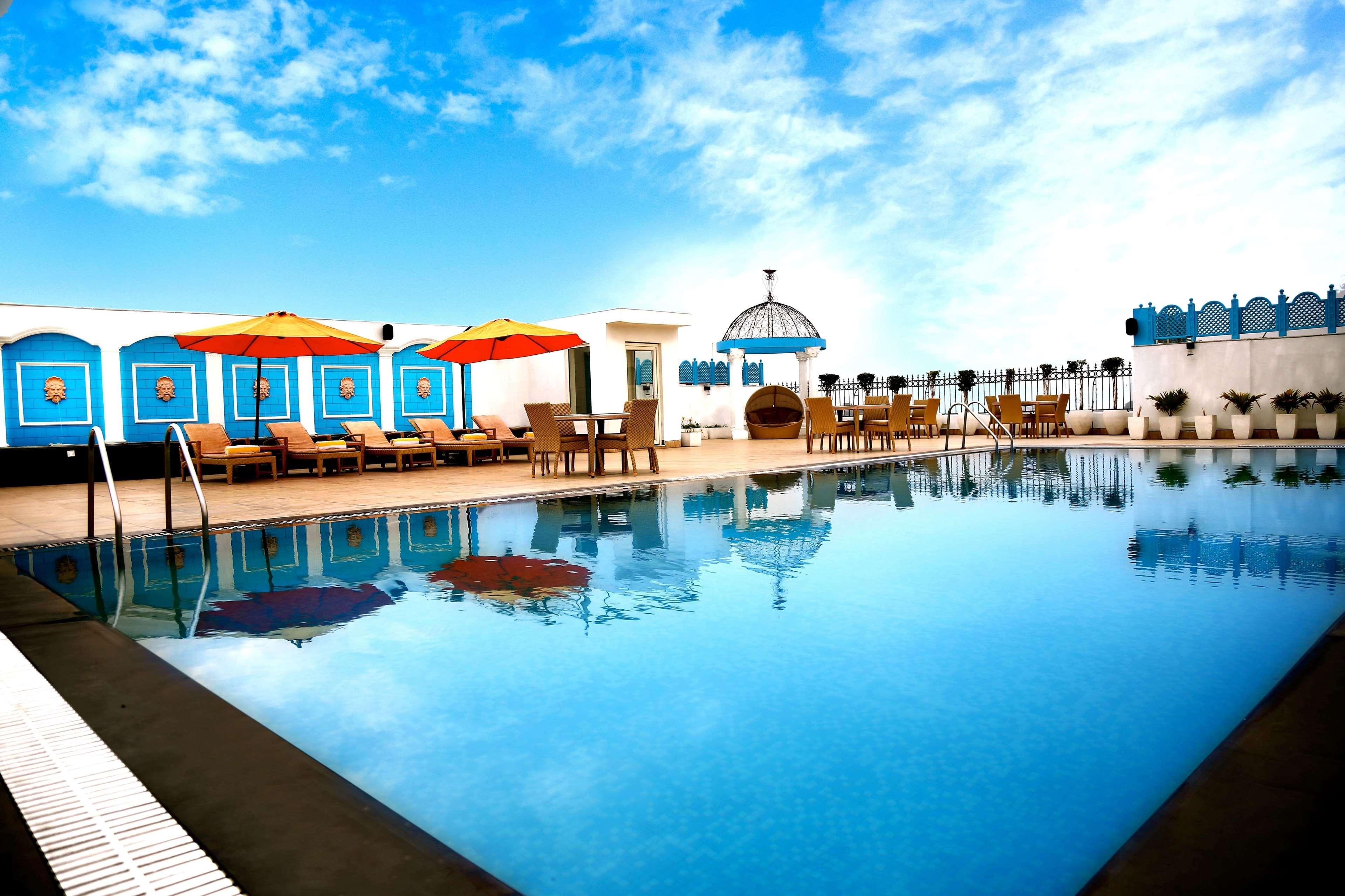 Ramada By Wyndham Amritsar Hotel Exterior foto