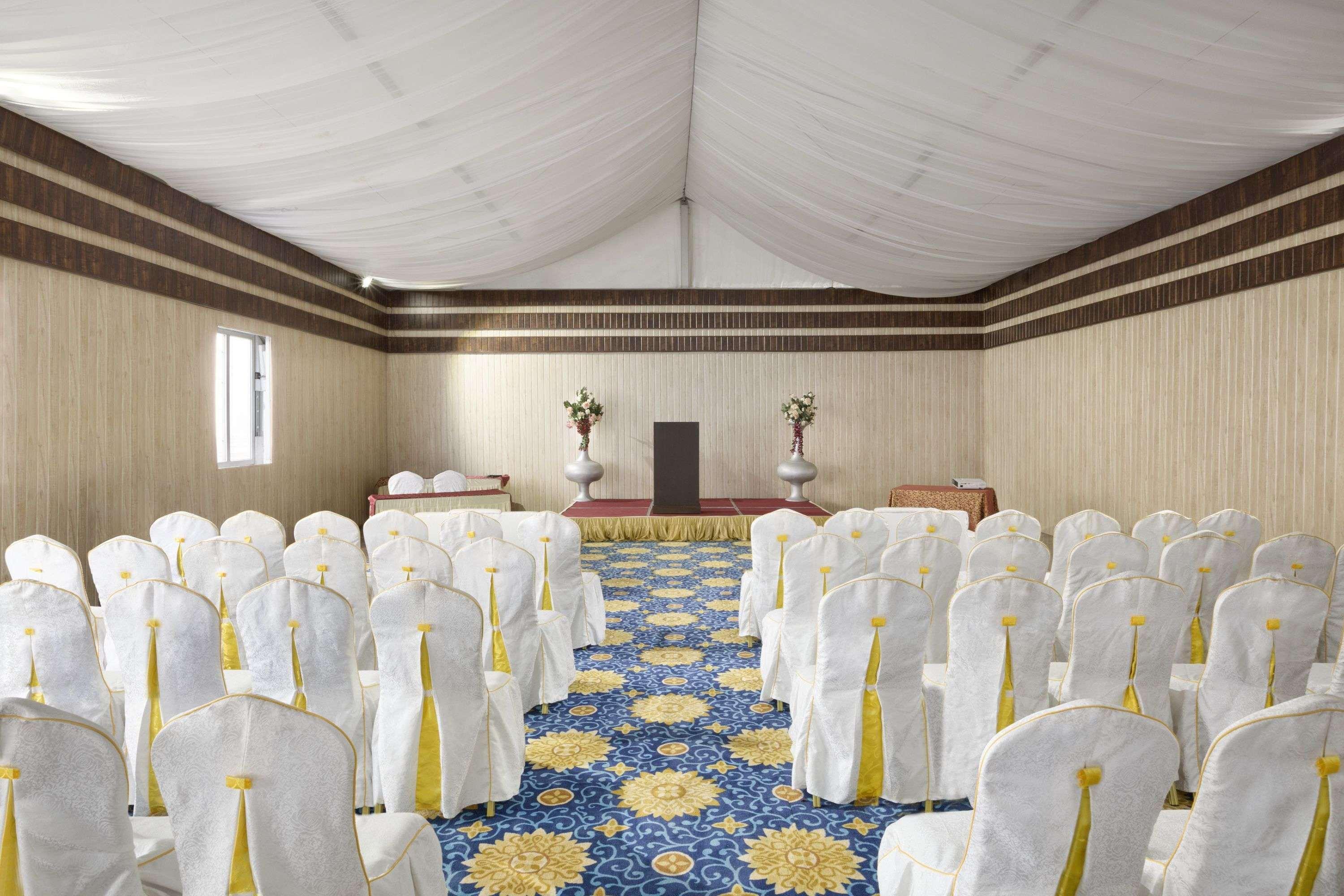 Ramada By Wyndham Amritsar Hotel Exterior foto