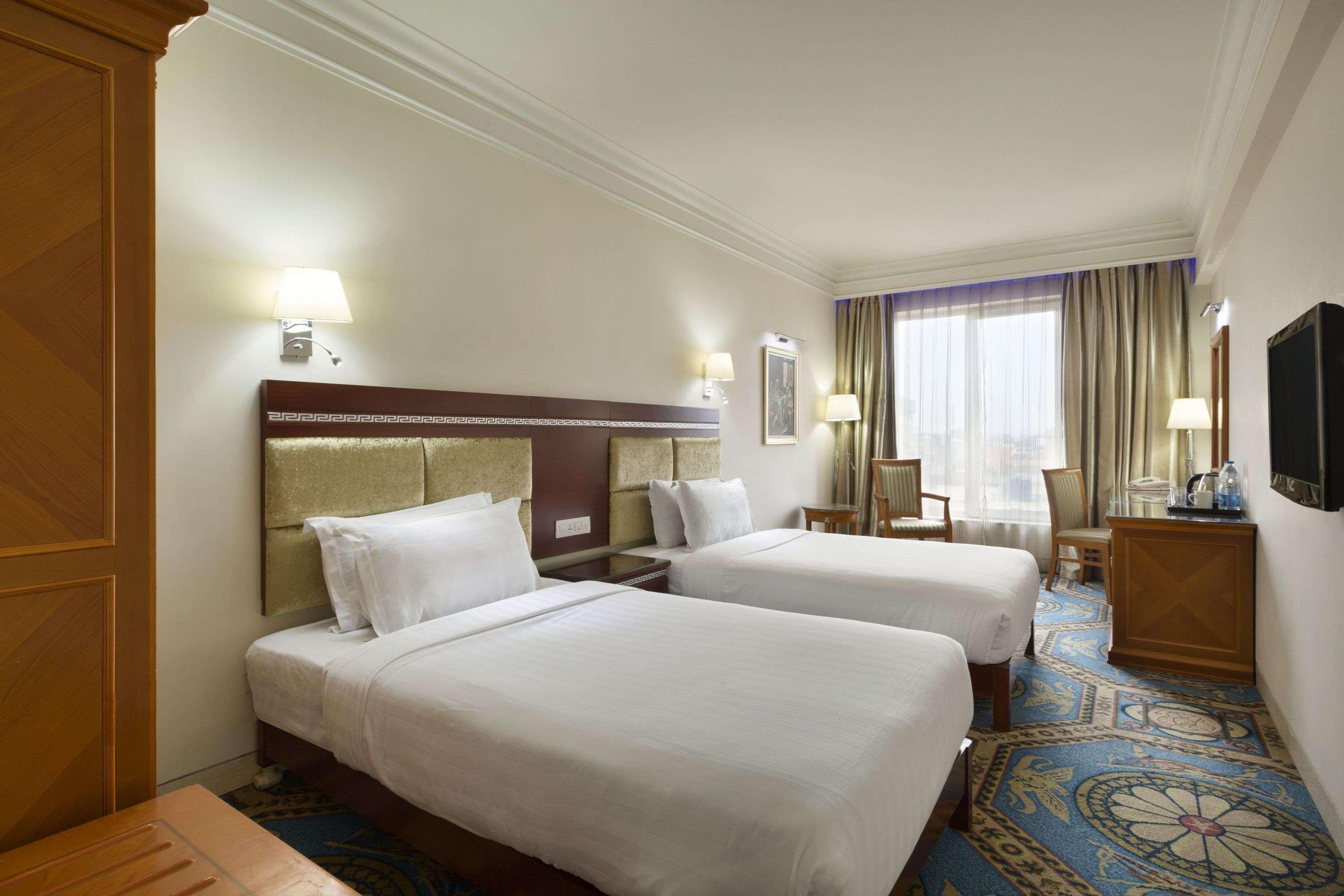 Ramada By Wyndham Amritsar Hotel Exterior foto