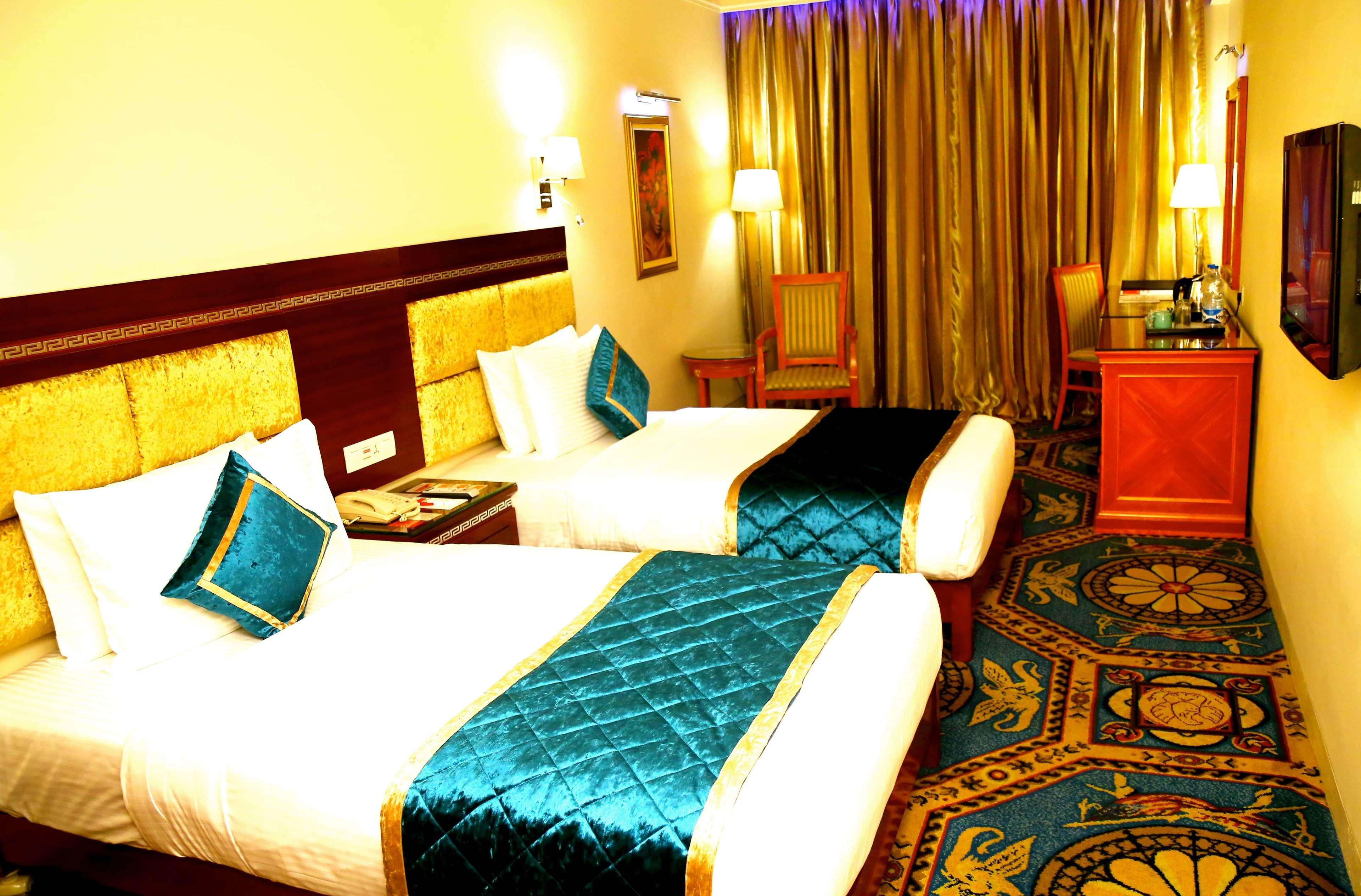 Ramada By Wyndham Amritsar Hotel Exterior foto