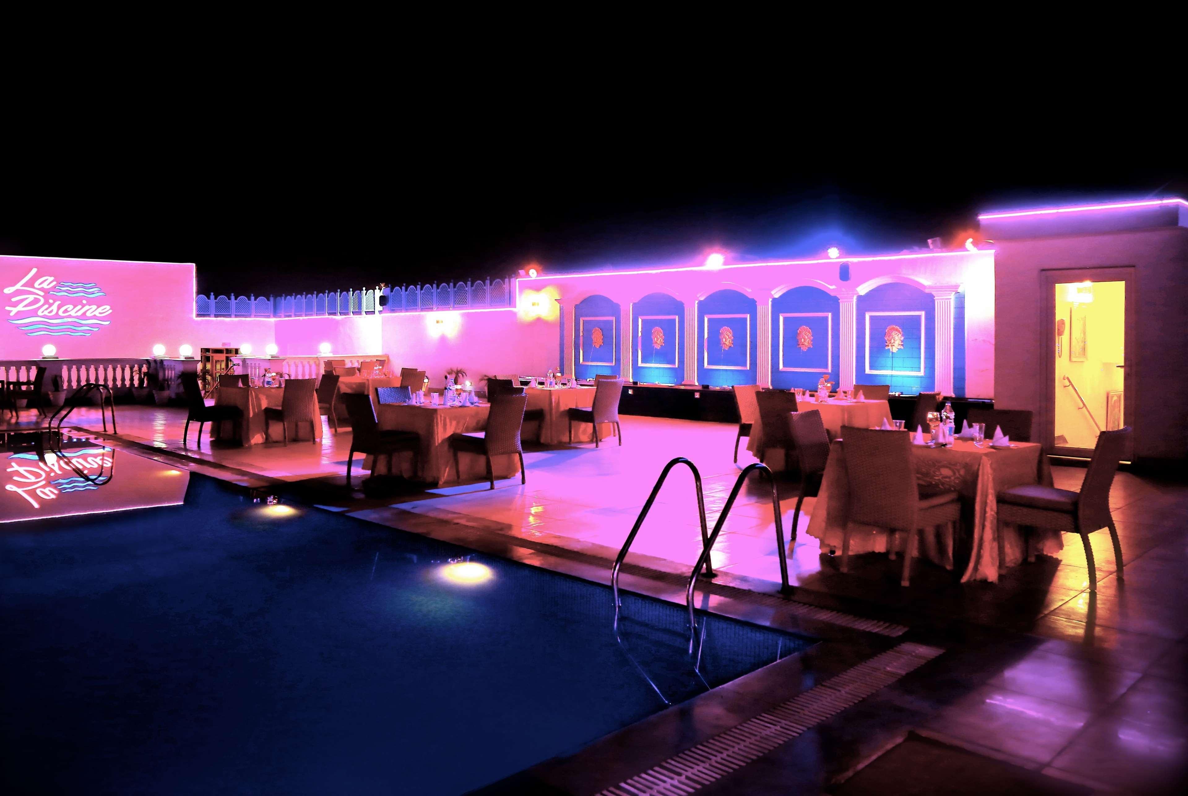 Ramada By Wyndham Amritsar Hotel Exterior foto