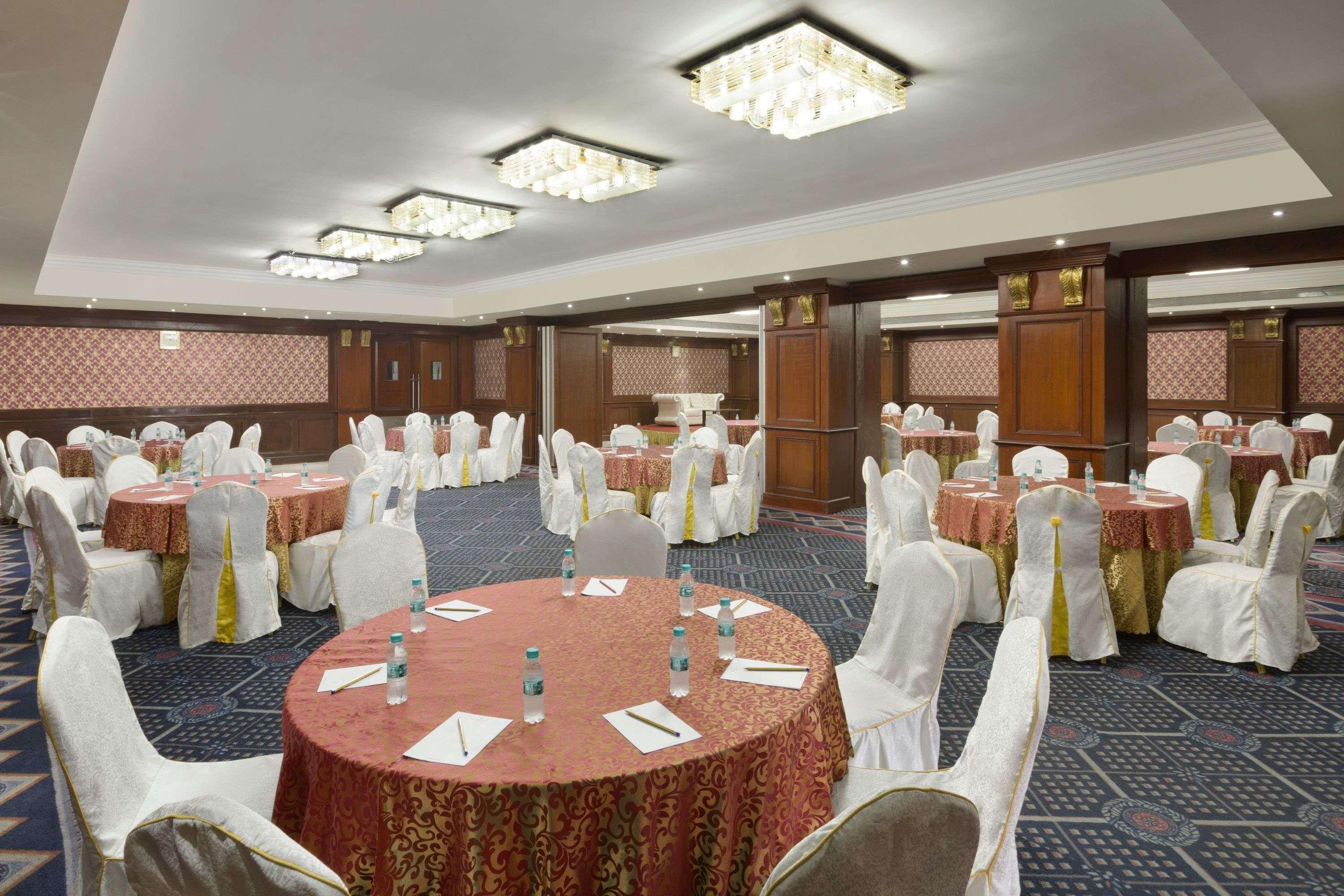 Ramada By Wyndham Amritsar Hotel Exterior foto