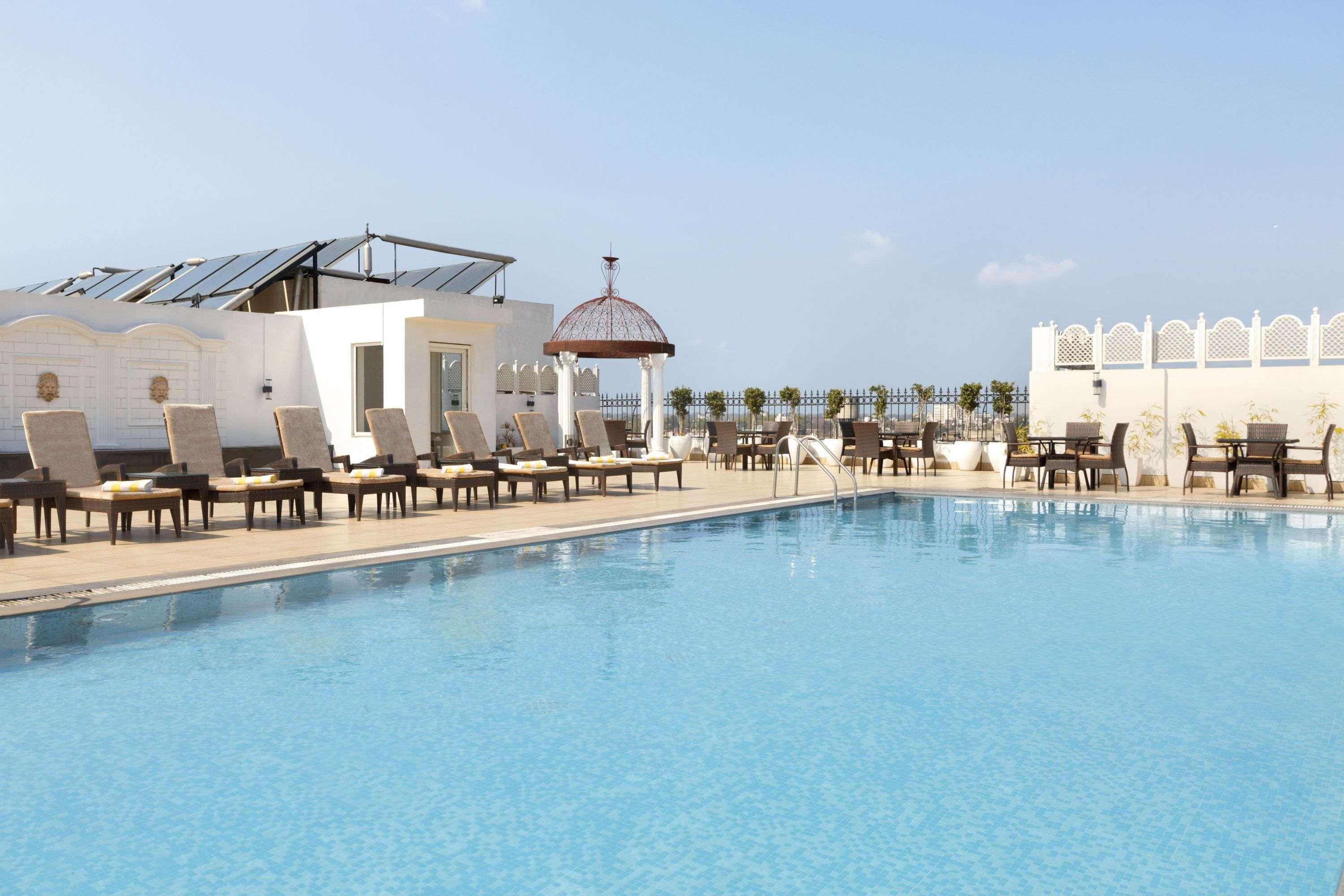 Ramada By Wyndham Amritsar Hotel Exterior foto
