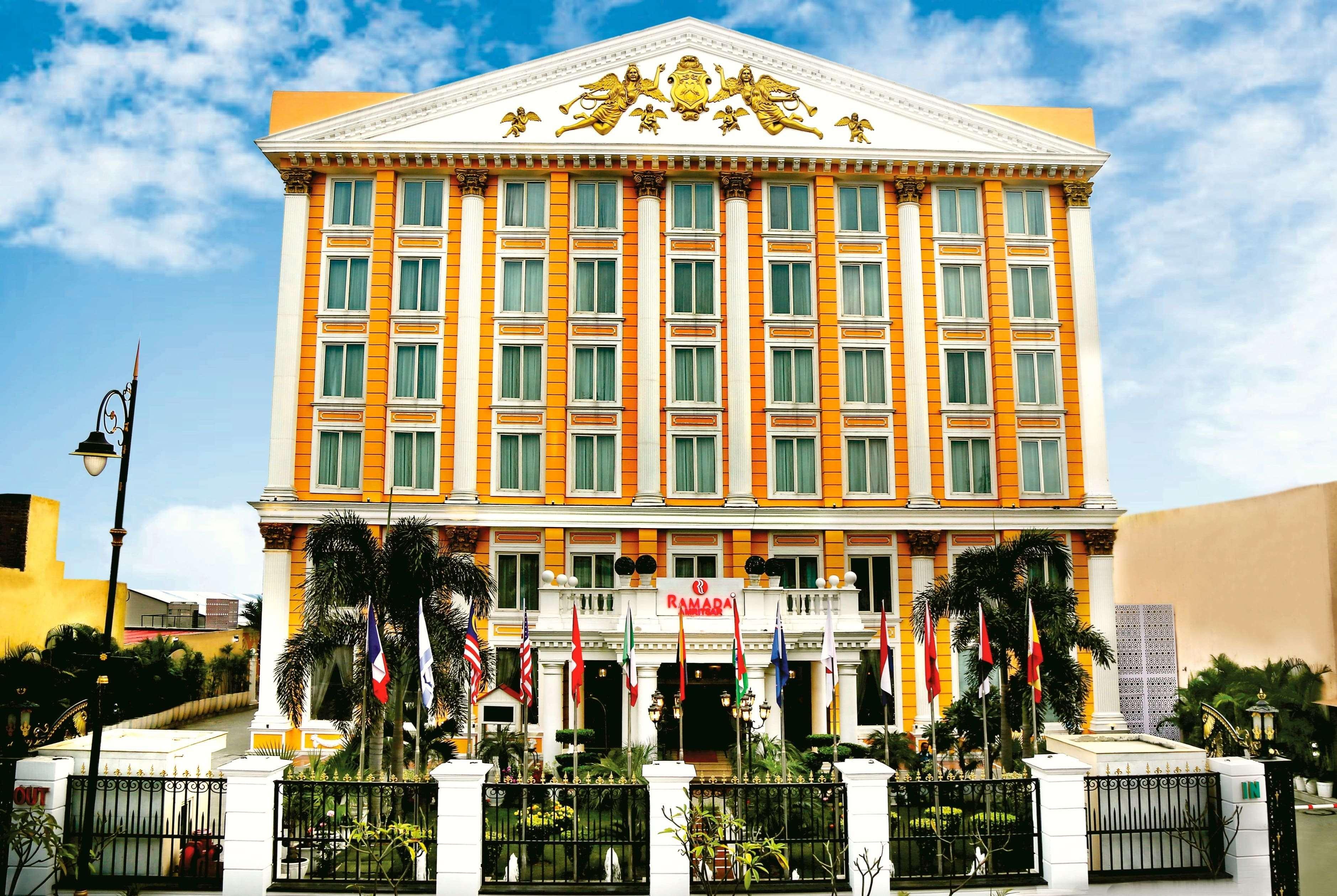 Ramada By Wyndham Amritsar Hotel Exterior foto