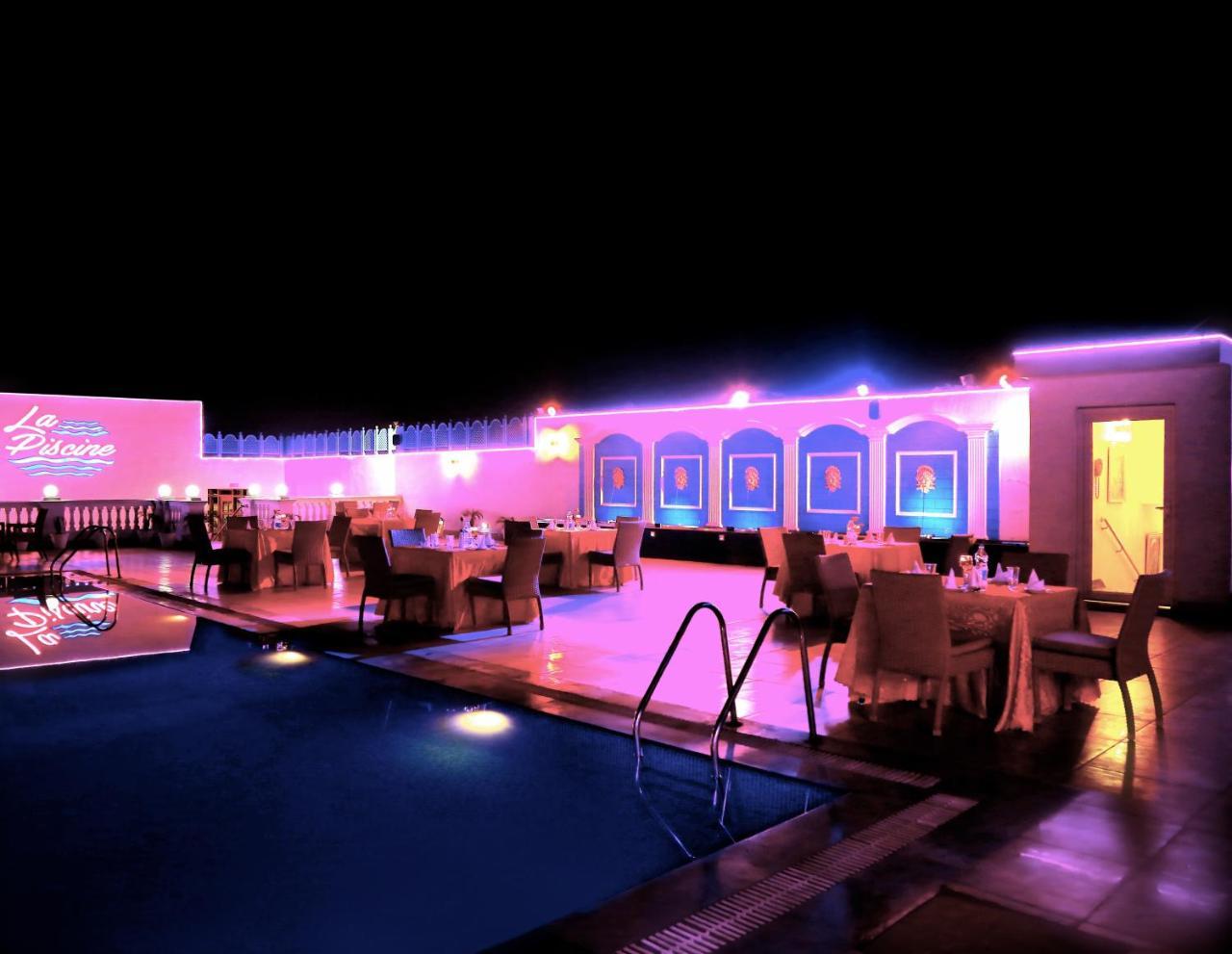 Ramada By Wyndham Amritsar Hotel Exterior foto